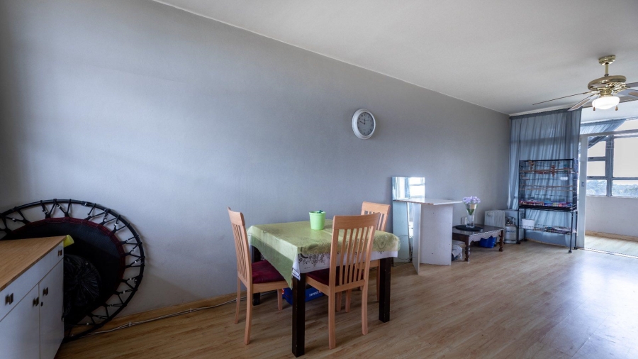 2 Bedroom Property for Sale in Goodwood Central Western Cape